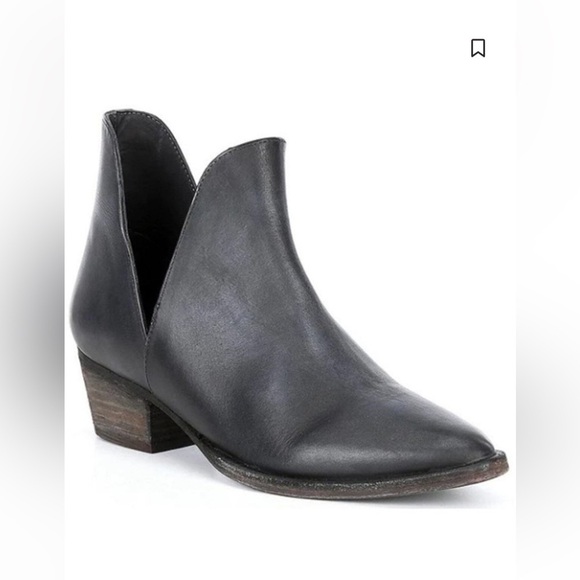 FREE PEOPLE WOMEN'S CHARM DOUBLE V ANKLE FASHION BOOTIES - ROUND TOE size 9.5 - Picture 2 of 14